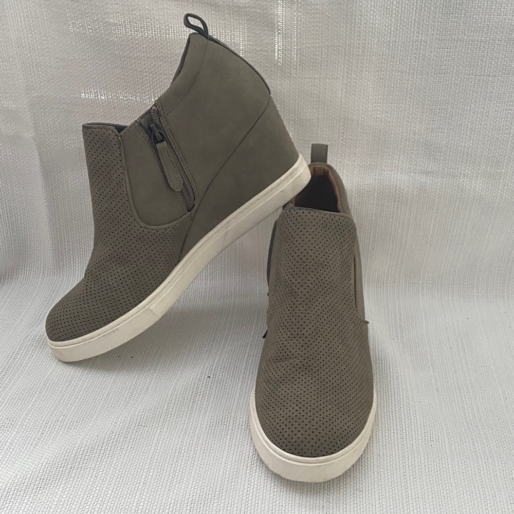 Susina Olive Wedge Sneakers